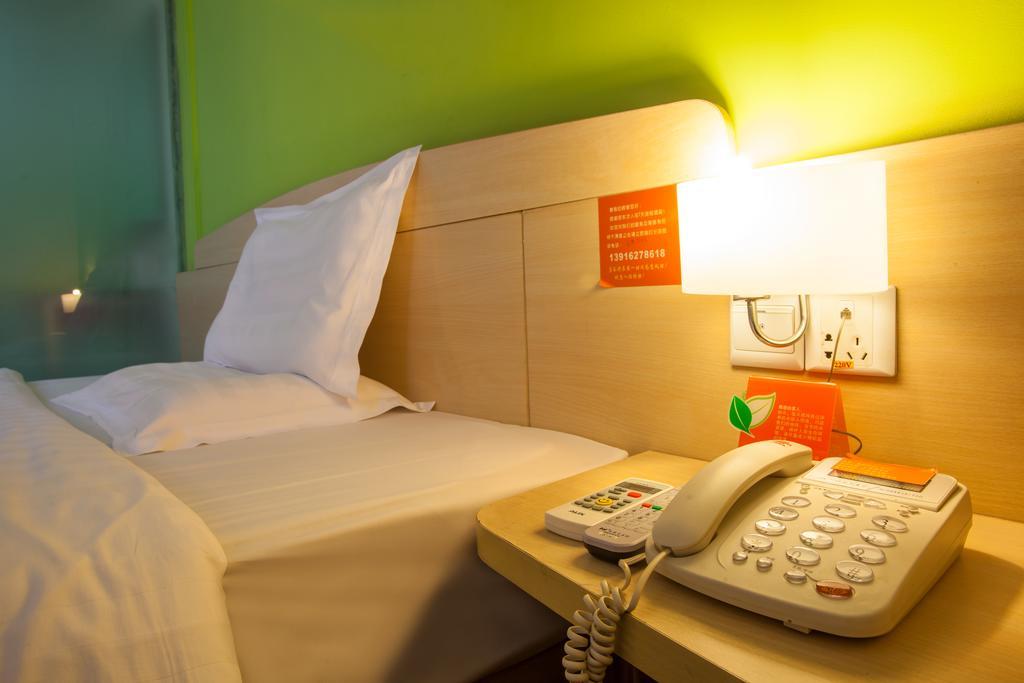 7Days Inn Shenzhen Shajing Shiming Square Room photo